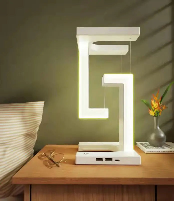 SmartLuz Lamp with Wireless Charging